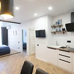 Smart Center Apartment *